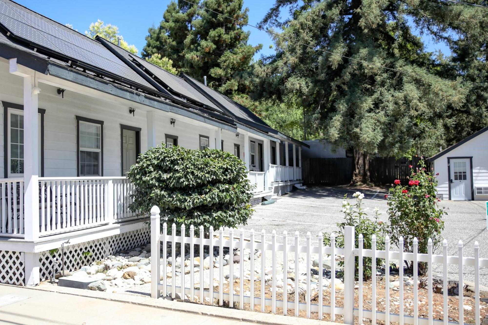 Sierra Mountain Inn Grass Valley Εξωτερικό φωτογραφία